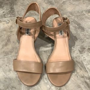 Steven Madden wedge sandals. Tan. Size 6.5. GUC.